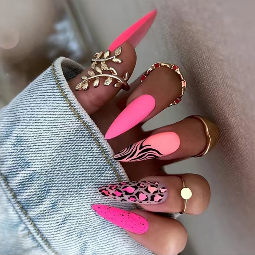 Wild Pinkies - Nail Junkie - full artificial nail set